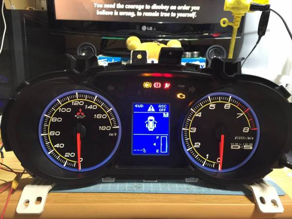 □□LMS デリカD5 メーターパネル加工作業(計器、追加メーター本体