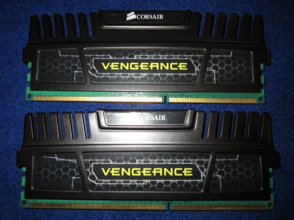CORSAIR VENGEANCE CMZ8GX3M2A1600C9 PC3-12800 4GB×2 合計8GB