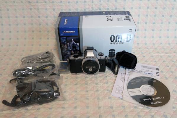OLYMPUS OM-D E-M5 ボディ 美品 専用ケース付属 GARIZ OLYMPUS 【公式 OLYMPUS OM-D E-M5 ボディ 美品 専用ケース付属 GARIZ OLYMPUS 【公式