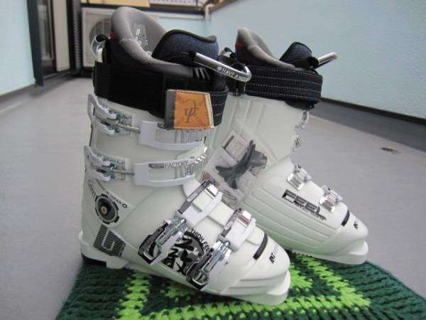 【値下げ】GEN factoryゲンFEEL 25.0-25.5cmフリーライド ☆GEN FACTORY□FEEL□25-25.5cm□フリースキー☆厳☆ゲン☆ スポーツ