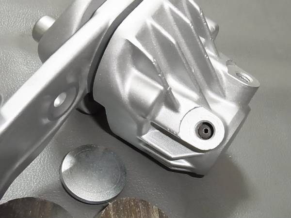 CB750 K4 右Wディスク用キャリパー