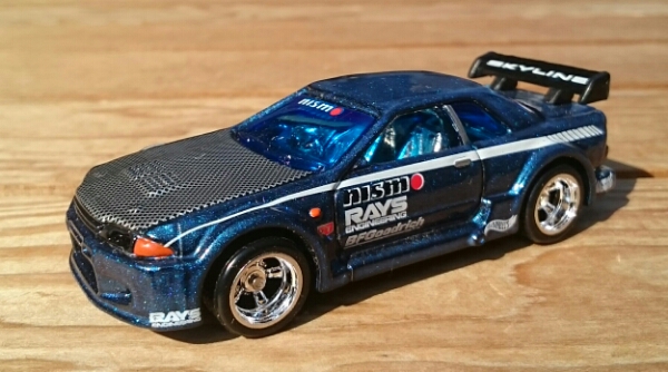 HW ホットウィール コレクターブックNo.5 スカイライン GT-R R32 100