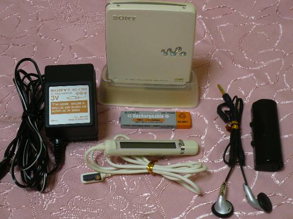 SONY製Hi MDウォークマン MZ-EH50★中古作動★付属品有