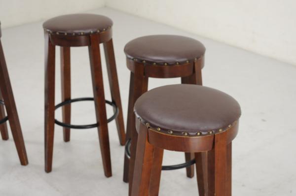 ★ビンテージ風★カウンタースツール4脚セット★鋲打ち★702y22