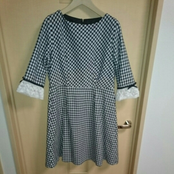 Fi.n.t（フィント）黒白ギンガム袖口レース五分袖ワンピース