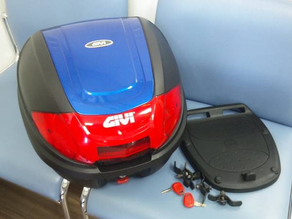 GIVI 　リアボックス　ブルー　ジビ　BOX　青　中古