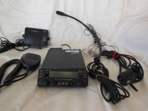 IC2720D美品 Icom IC-2720D デュアルバンドFMトランシーバー 本体