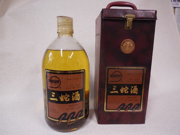 ☆中国 三蛇酒（蛇入り） ハブ 【公式通販】