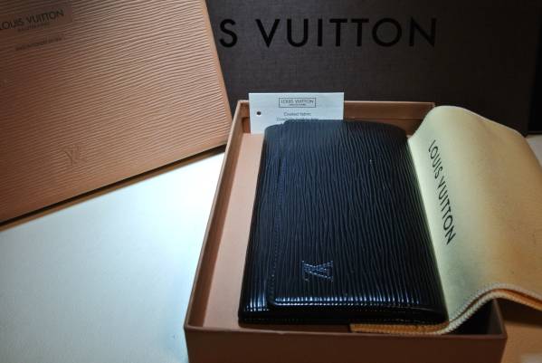 ☆美品☆鑑定済☆LOUIS VUITTON 　エピ　札入　カード収納付☆