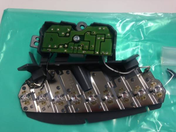 ＧＲＳ１８系クラウンロイヤル前期左ブレーキランプ交換ＬＥＤ_2