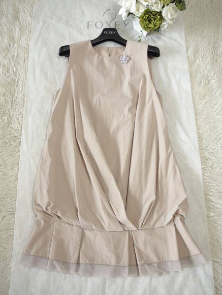 FOXEYフォクシーNY★40★ツイストストレッチ ワンピース　美品
