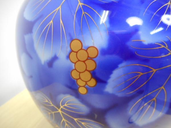 深川製磁 宮内庁御用達 花器 花瓶 有田焼 花入 金彩 壺 : 深川製花瓶 置物