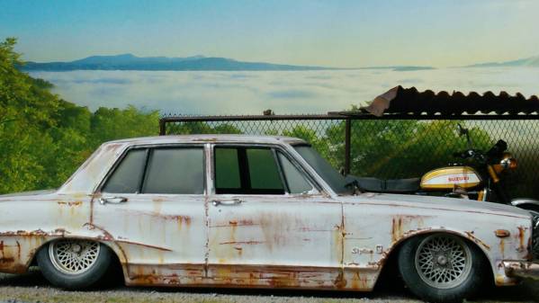 1/24 ハコスカ＋スズキGT750 ジオラマ完成品クリアケース入り