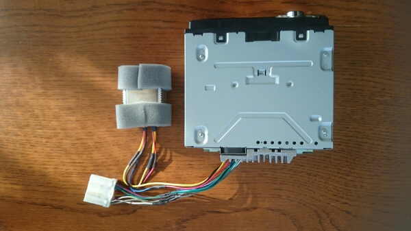 純正感覚で使えますCDオーディオ 車内カスタムにラジオ AUX 