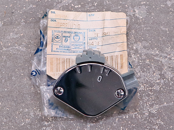 Vespa125 51'/52' switch New Piaggio 新品　復刻品