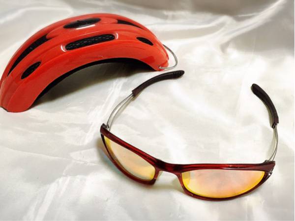 ワコール CW-X サングラス（収納ケース付）赤