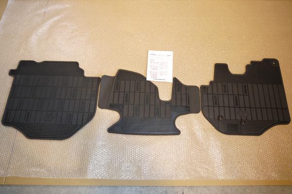 ハイエース200系 ⅠⅡ型：純正ラバーマット ２列用４点