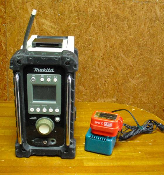 Makita/マキタ/ラジオ/MR100/充電式/中古 | PACKMEISTER.AT