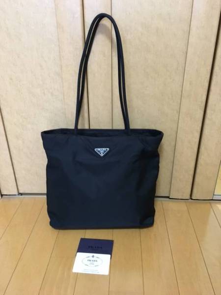 プラダ　PRADA　ナイロン　トートバッグ　黒