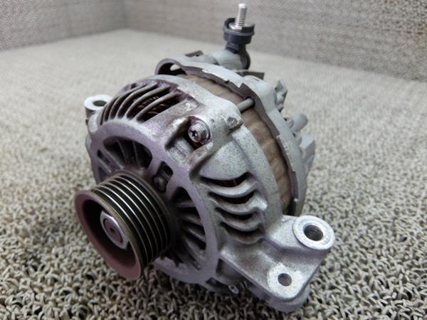 3200・MPV LW3W オルタネーター L336-18-300B 発電値：13.65V