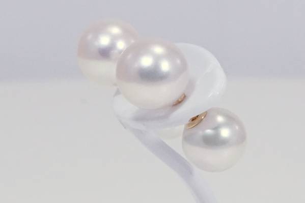 Ｋ18　アコヤ真珠ピアス　7.6ｍｍ　8.4ｍｍ　　