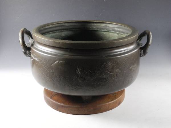 ◆伯◆古銅 中国 富士 雲龍 盛上彫刻 瓶掛 唐木台 明治 10gn1