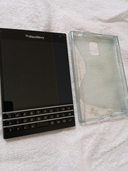 blackberry passport SQW100-1 SIMフリー　状態良好