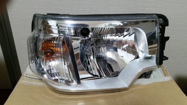 日産　クリッパー　U71 純正　右ヘッドライト　ハロゲン