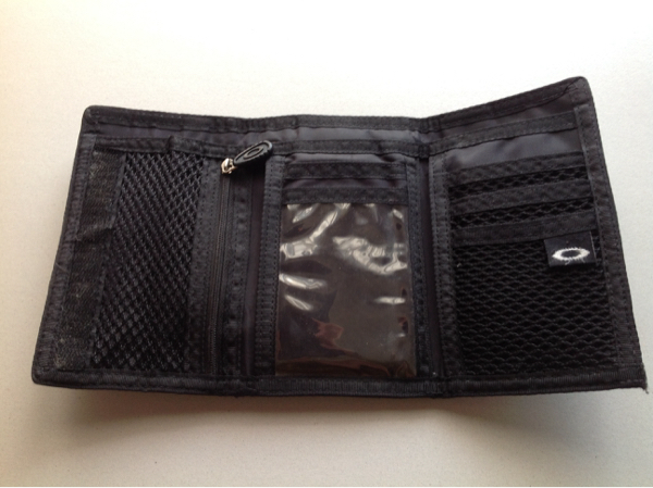 OAKLEY三つ折り財布カーボンケプラー レザーウォレット中古(長財布  
