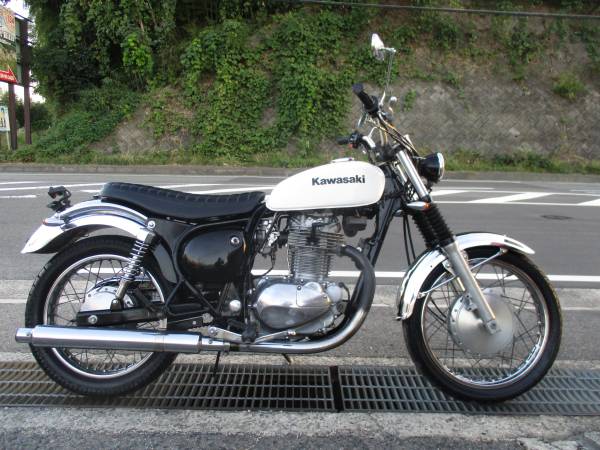 カワサキ 250TR・エストレヤ250は乗りやすさ満点でカスタムも 250TR