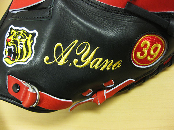 レア品！阪神タイガース矢野選手記念スパイク レア品！阪神タイガース矢野選手記念スパイク レア品！阪神タイガース