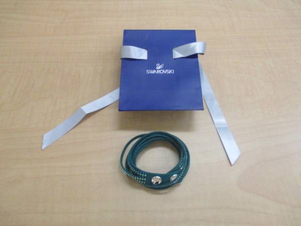 未使用 スワロフスキー Slake ブレスレット　緑系