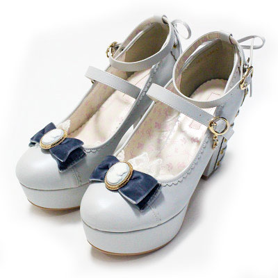 美品☆LIZ LISA　リズリサ　カメオ付パンプス　L