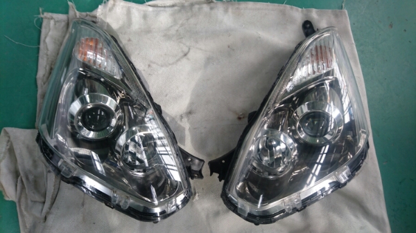 10 ウィッシュ 後期 ヘッドライト HID Assy 左右 美品 送料無料