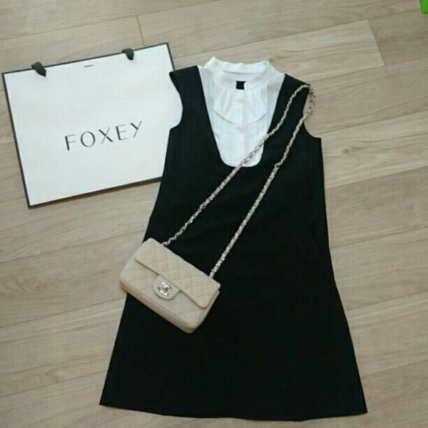 FOXEY NEWYORK ワンピース 38 美品です送料込！FOXEY NEWYORK ワンピース 黒 38サイズ こんにちは(^_