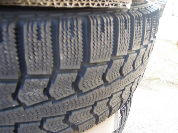 215/45R17 ピレリスタッドレス バリ山 スバル 1円スタート