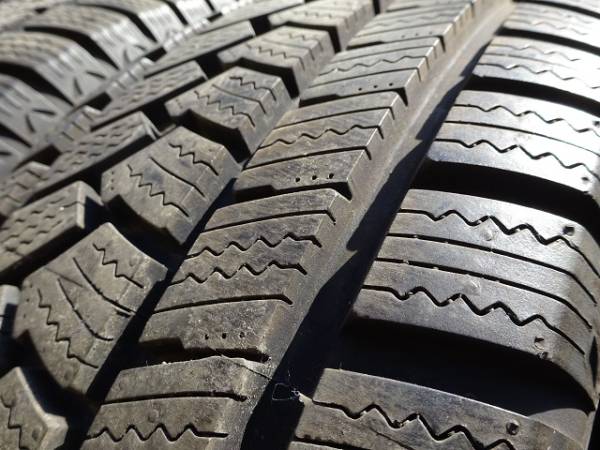 スタッドレスタイヤ スタッドレスタイヤ 195/55R15 中古4本 スタッドレスタイヤ スタッドレスタイヤ 195/55R15 中古4本