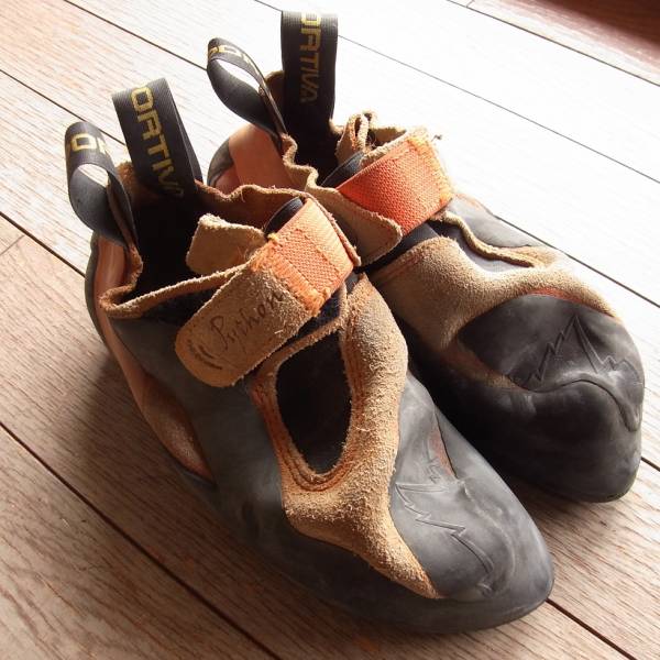 スポルティバ・パイソン　36・1/2　USED