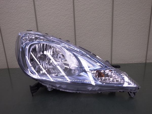 4048141 フィットハイブリッド GP1 右ライト ハロゲン