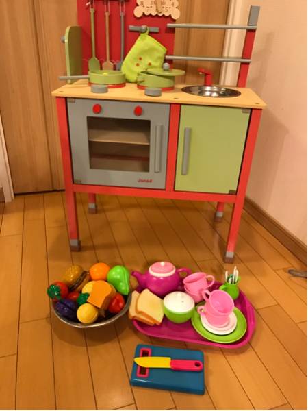 木製ビストロキッチン おままごとキッチン 赤 トイザらス おまけ多数 
