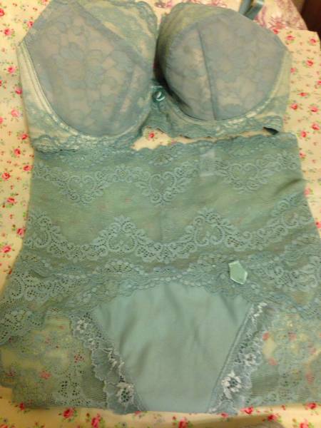 ★ワコール　AMPHI　ブラ＆ショーツ　 F75＆サポートショーツM★