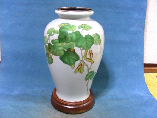 ★七宝製★薄青磁に葉と甲虫紋★『七宝花瓶』★有線七宝★