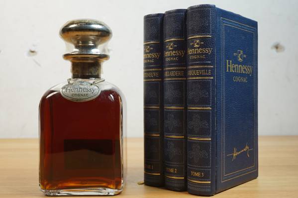 特価売り切り！□ Hennessy ヘネシー シルバートップ ブック型