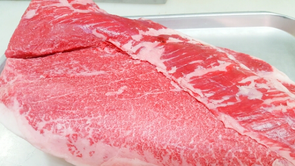 ★兵庫県産★ 特選 黒牛 イチボ ★２.６kg★ステーキ、焼肉