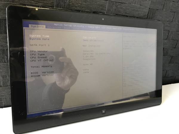 SAMSUNG 700T(XE700T1A)[Core i5(2467M) 1.6Ghz/4G]タブレット