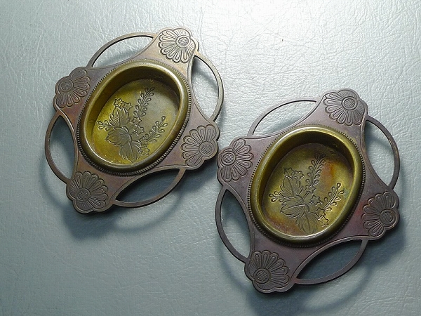 ▲601771▲時代金具襖引き手・菊花桐花文刻和家具