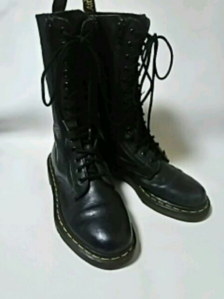 衝撃4万限定ドクターマーチンレザー14ホールロングブーツ黒24.5