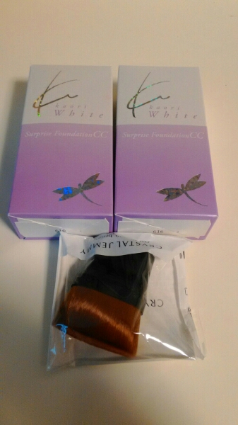 チェンジ カオリホワイト サプライズファンデCC　2点セット