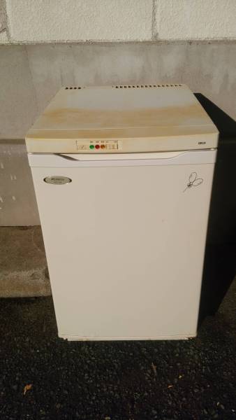 2000年式abitelax電気冷凍庫ACF-105 abiteiax1ドア冷凍庫ACF－105 冷凍庫 ⁄1ドア ホワイト [60L ACF-603C
