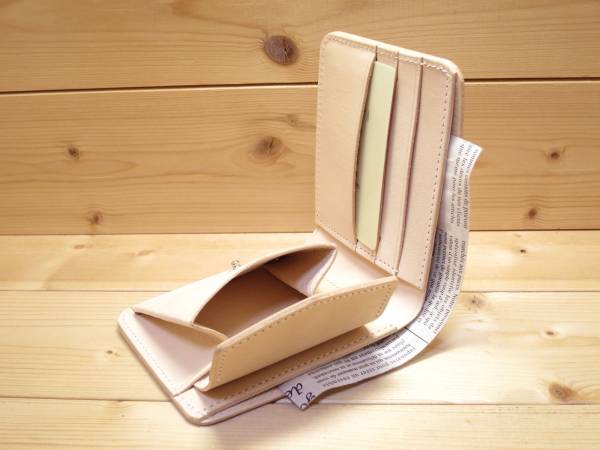 ☆ヌメ革 二つ折り財布！小銭入れあり！牛 革！レザー！2